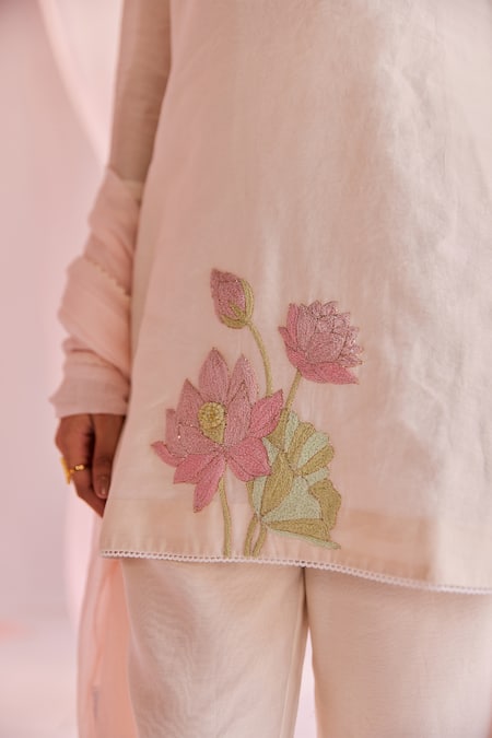 Buy_Keosha_Ivory Silk, Chanderi Embroidery V-neck Enya Kurta Pant Set 