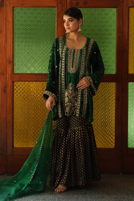 Buy_Gul By Aishwarya_Green Kurta Silk Velvet Embroidered Zardosi And Aari Work Gharara Set  _Online_at_Aza_Fashions
