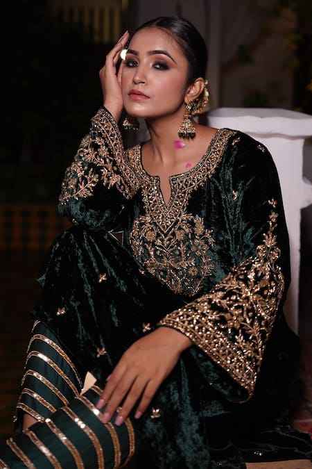 Shop_Gul By Aishwarya_Green Silk, Velvet, Organza, Satin Embroidery, Zari Round Neck Kurta Pant Set _Online_at_Aza_Fashions