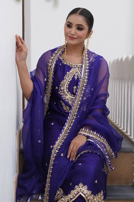 Buy_Gul By Aishwarya_Blue Organza, Embroidery, Zari Round Raw Straight Kurta Pant Set _Online_at_Aza_Fashions