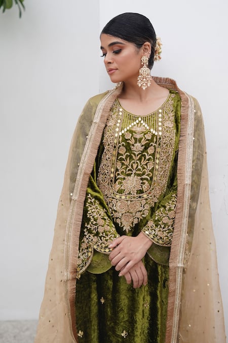 Gul By Aishwarya Floral Embroidered Kurta Pant Set 