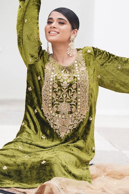 Buy_Gul By Aishwarya_Green Silk, Satin, Organza Embroidery, Sequins Round Neck Floral Kurta Pant Set _Online_at_Aza_Fashions