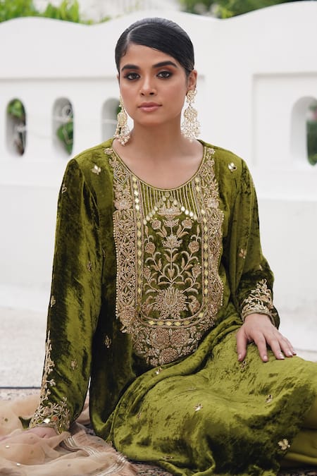 Gul By Aishwarya_Green Silk, Satin, Organza Embroidery, Sequins Round Neck Floral Kurta Pant Set _at_Aza_Fashions