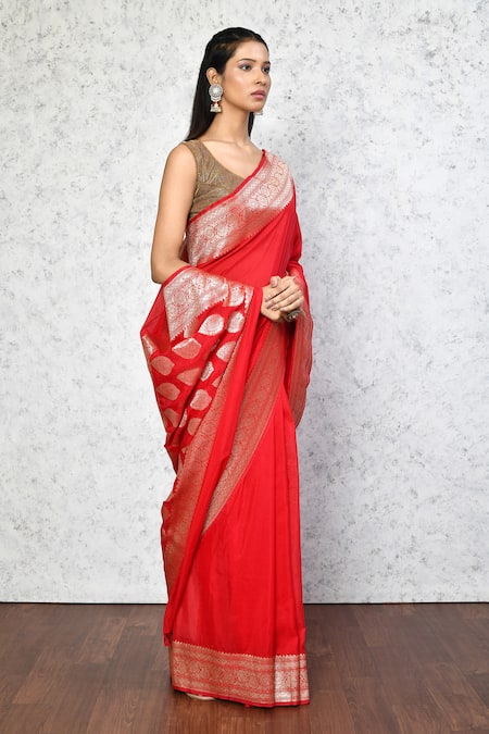 Buy_Samyukta Singhania_Red Cotton, Georgette Embroidery Floral Motif Pattern Saree With Running Blouse _Online_at_Aza_Fashions