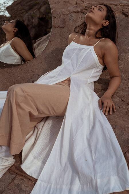 Ahmev Ivory Handloom Cotton Square Neck Solid Slit Dress at Aza Fashions Ahmev_Ivory Handloom Cotton Square Neck Solid Slit Dress _at_Aza_Fashions