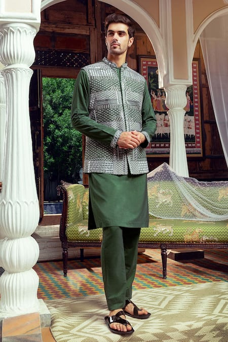 DiyaRajvvir Embroidered Bundi & Kurta Set 