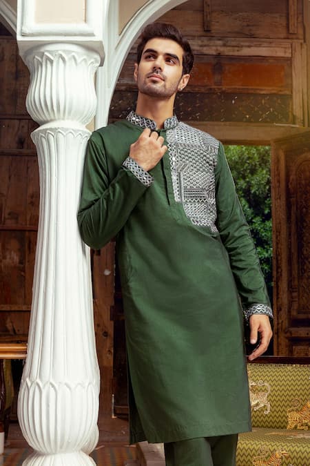 Shop_Diyarajvvir_Green Cotton, Silk Cut Work Placement Embroidered Kurta Set _at_Aza_Fashions