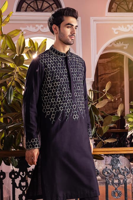 Shop_Diyarajvvir_Black Cotton, Silk Embroidery Hexagon Pattern Kurta Set _at_Aza_Fashions