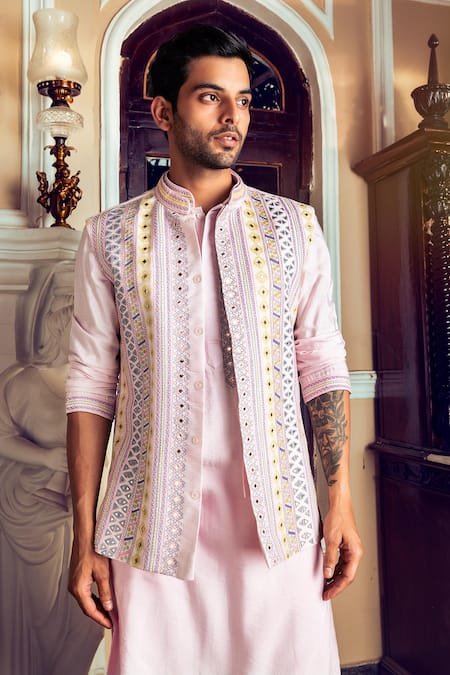 Diyarajvvir Tribal Linear Pattern Bundi & Kurta Set 