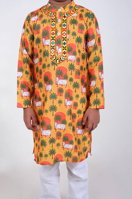 JILMIL DREAMWEAR Yellow Cotton, Silk Mirrors Cattle Print Kurta With Pant at Aza Fashions JILMIL DREAMWEAR_Yellow Cotton, Silk Mirrors Cattle Print Kurta With Pant _at_Aza_Fashions