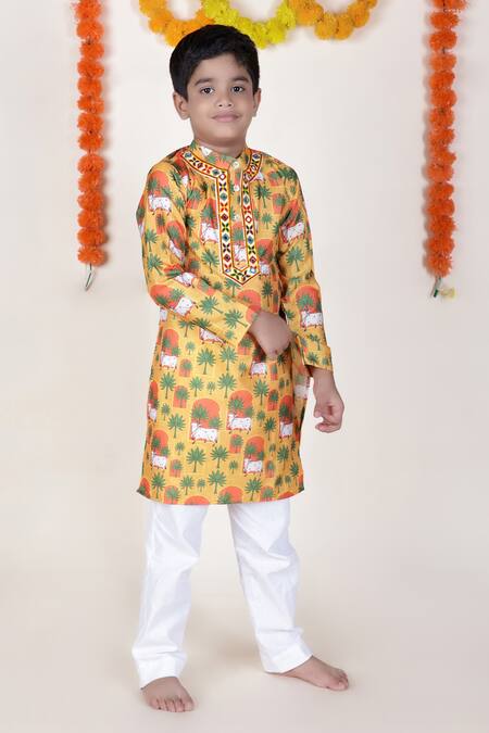 Buy JILMIL DREAMWEAR Yellow Cotton, Silk Mirrors Cattle Print Kurta With Pant Buy_JILMIL DREAMWEAR_Yellow Cotton, Silk Mirrors Cattle Print Kurta With Pant