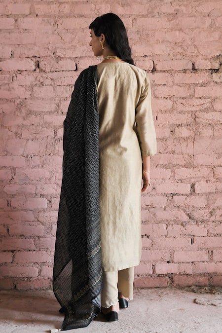 Shop_Karaj Jaipur_Beige Chanderi Sequins V-neck Solid A-line Kurta Pant Set _at_Aza_Fashions