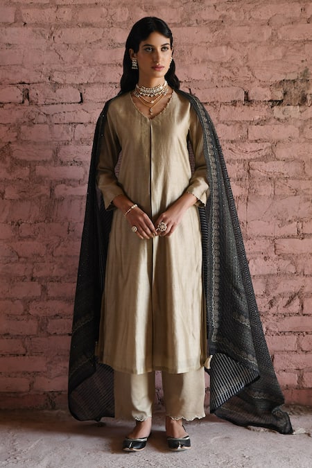 Karaj Jaipur_Beige Chanderi Sequins V-neck Solid A-line Kurta Pant Set _Online_at_Aza_Fashions