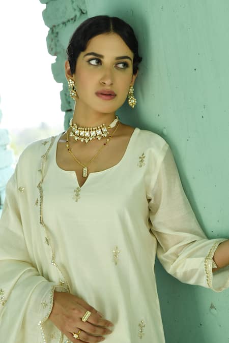 Karaj Jaipur_Cream Chanderi Embroidery, Gota Patti Split V-neck Kurta Pant Set _at_Aza_Fashions