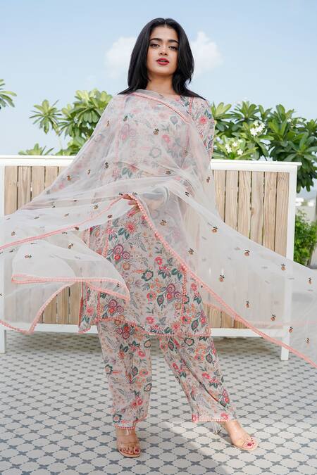 Buy Gulabo Jaipur Peach Muslin Sequins Split V-neck Muskan Floral Print Straight Kurta Pant Set Online at Aza Fashions Buy_Gulabo Jaipur_Peach Muslin Sequins Split V-neck Muskan Floral Print Straight Kurta Pant Set_Online_at_Aza_Fashions