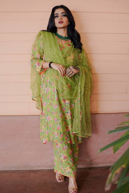 Gulabo Jaipur_Green Muslin, Organza Embroidery, Lace Collared Meer Floral Print Kurta Pant Set_Online_at_Aza_Fashions