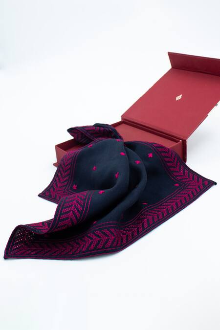 S&N By Shantnu Nikhil Blue Contrast Embroidered Pocket Square Online at Aza Fashions S&N By Shantnu Nikhil_Blue Contrast Embroidered Pocket Square_Online_at_Aza_Fashions