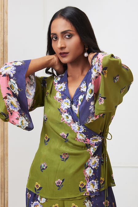 Shop_Soup By Sougat Paul_Green Crepe V-neck Floral Printed Angrakha And Pant Set _Online_at_Aza_Fashions