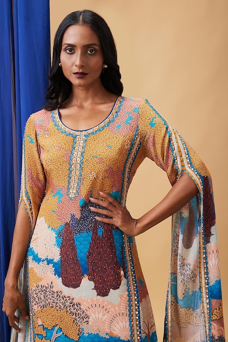 Soup By Sougat Paul_Multi Color Crepe Embroidery Round Neck Benazir Floral Pattern Kurta And Pant Set _at_Aza_Fashions