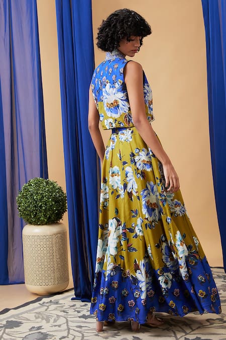 Shop Soup By Sougat Paul Blue Silk Embroidery V-neck Tasnim Floral Pattern Jacket And Lehenga Set at Aza Fashions Shop_Soup By Sougat Paul_Blue Silk Embroidery V-neck Tasnim Floral Pattern Jacket And Lehenga Set _at_Aza_Fashions