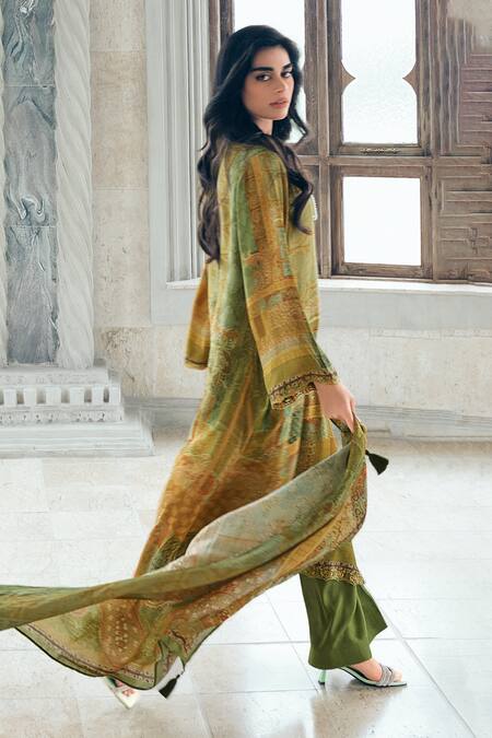 Shop Label Varsha Green Kurta Viscose Muslin Printed Paisley Round Flowy Pant Set at Aza Fashions Shop_Label Varsha_Green Kurta Viscose Muslin Printed Paisley Round Flowy Pant Set_at_Aza_Fashions