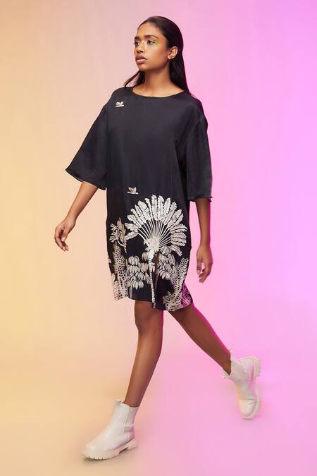 Buy So Us By Sougatpaul Black Cotton Round Neck Minimalist Printed Dress Online at Aza Fashions Buy_So Us By Sougatpaul_Black Cotton Round Neck Minimalist Printed Dress _Online_at_Aza_Fashions