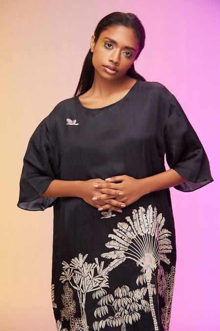 Shop So Us By Sougatpaul Black Cotton Round Neck Minimalist Printed Dress Online at Aza Fashions Shop_So Us By Sougatpaul_Black Cotton Round Neck Minimalist Printed Dress _Online_at_Aza_Fashions