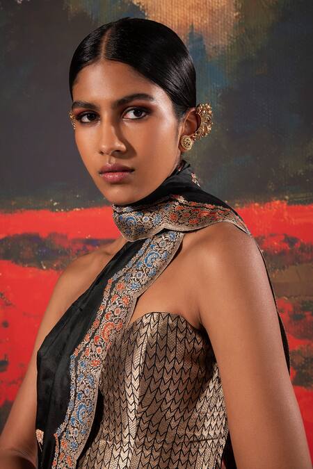 Buy Ekaya Banaras Black Silk Embroidery Handwoven Saree With Unstitched Blouse Fabric Online at Aza Fashions Buy_Ekaya Banaras_Black Silk Embroidery Handwoven Saree With Unstitched Blouse Fabric _Online_at_Aza_Fashions