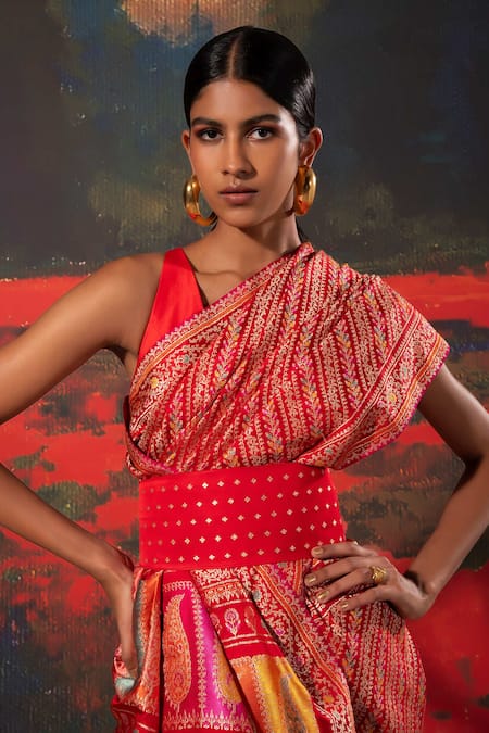 Ekaya Banaras_Red Silk Banarasi Kadhwa Floral Motifs Saree With Unstitched Blouse _Online_at_Aza_Fashions