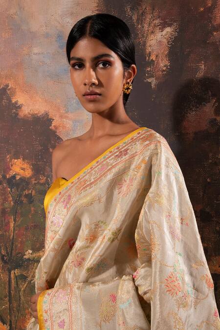 Buy_Ekaya Banaras_Green Tissue Floral Motifs Handwoven Saree With Unstitched Blouse Fabric _Online_at_Aza_Fashions