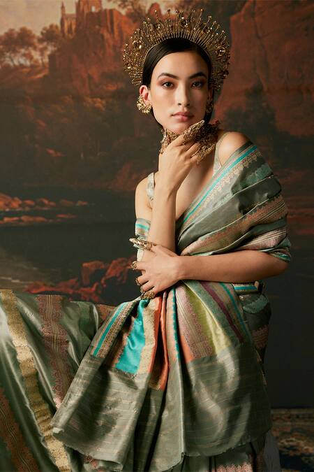 Ekaya Banaras_Blue Silk Embroidery Floral Work Handwoven Saree With Unstitched Blouse Fabric _Online_at_Aza_Fashions