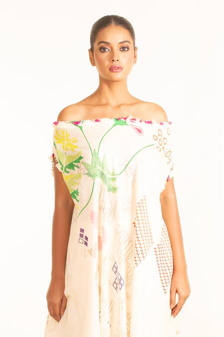 Garo_Off White Silk, Muslin, Cotton Tassels Floral Pattern Kurta And Pant Set _Online_at_Aza_Fashions