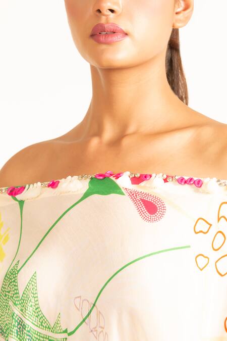 Garo_Off White Silk, Muslin, Cotton Tassels Floral Pattern Kurta And Pant Set _at_Aza_Fashions