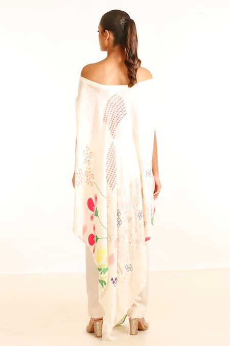 Garo Off Shoulder Floral Pattern Kurta & Pant Set 