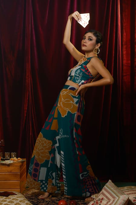 Garo Geometric & Floral Pattern Pant Set 