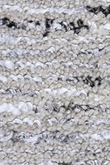 Buy_Kaleen India_Off White 40% Wool, 60% Viscose Hand Woven Ambient Square Shaped Abstract Rug