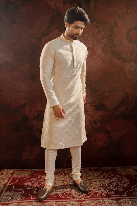 Darshika Menswear Floral Zardozi Embroidered Bundi Set 