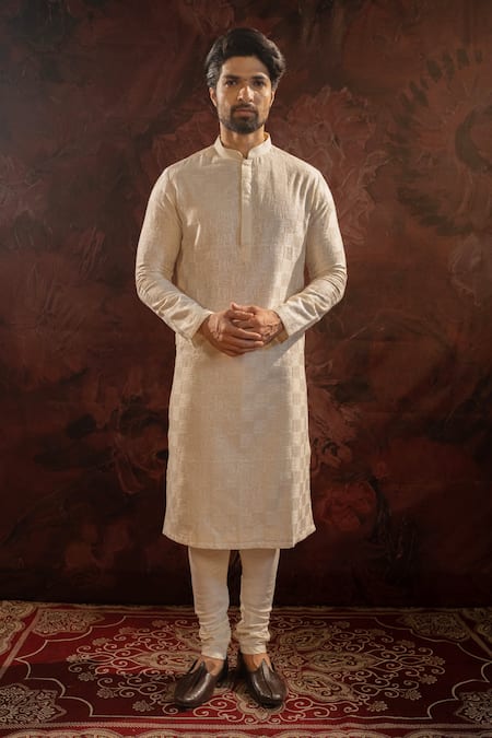 Buy Darshika Menswear Ivory , Satin Zari Floral Zardozi Embroidered Bundi Set Buy_Darshika Menswear_Ivory , Satin Zari Floral Zardozi Embroidered Bundi Set