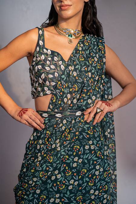 Buy Redpine Designs Green Viscose, Georgette, Crepe, Silk Floral Print Pre Draped Saree Set Online at Aza Fashions Buy_Redpine Designs_Green Viscose, Georgette, Crepe, Silk Floral Print Pre Draped Saree Set _Online_at_Aza_Fashions
