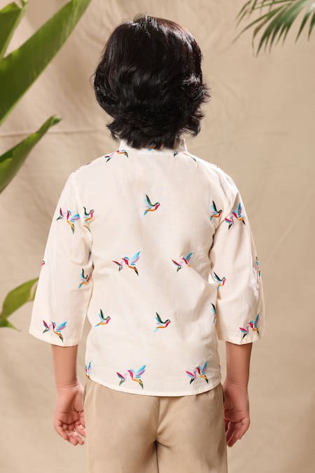 Shop Littlecheer Off White Cotton Embroidery Bird Shirt And Pant Set at Aza Fashions Shop_Littlecheer_Off White Cotton Embroidery Bird Shirt And Pant Set _at_Aza_Fashions