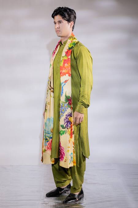 Jubinav Chadha_Green Crepe, Cotton, Silk Embroidery Kurta Set With Floral Print Stole _Online_at_Aza_Fashions