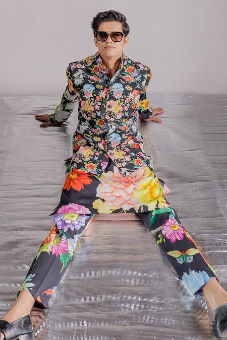 Buy_Jubinav Chadha_Black Cotton, Crepe Floral Print Bundi And Kurta Set _Online_at_Aza_Fashions