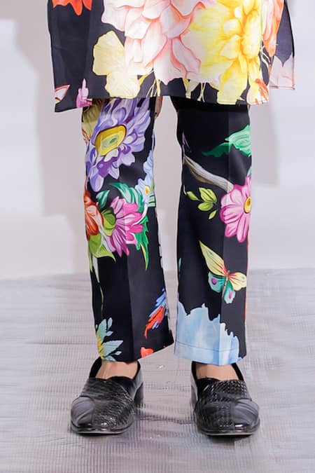 Jubinav Chadha Black Cotton, Silk Pearls Floral Embroidered Bundi And Kurta Set at Aza Fashions Jubinav Chadha_Black Cotton, Silk Pearls Floral Embroidered Bundi And Kurta Set _at_Aza_Fashions