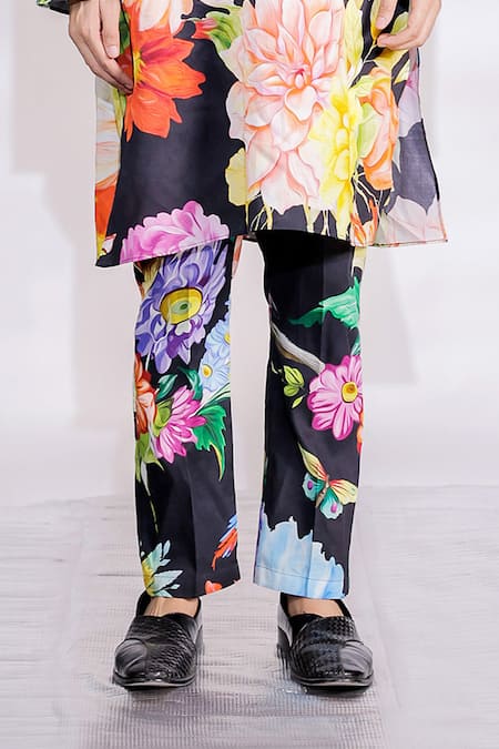 Jubinav Chadha Black Cotton, Silk Embroidery Floral Printed Kurta Set at Aza Fashions Jubinav Chadha_Black Cotton, Silk Embroidery Floral Printed Kurta Set _at_Aza_Fashions