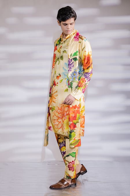 Jubinav Chadha_Yellow Cotton, Silk Embroidery Floral Print Kurta Set With Stole _Online_at_Aza_Fashions