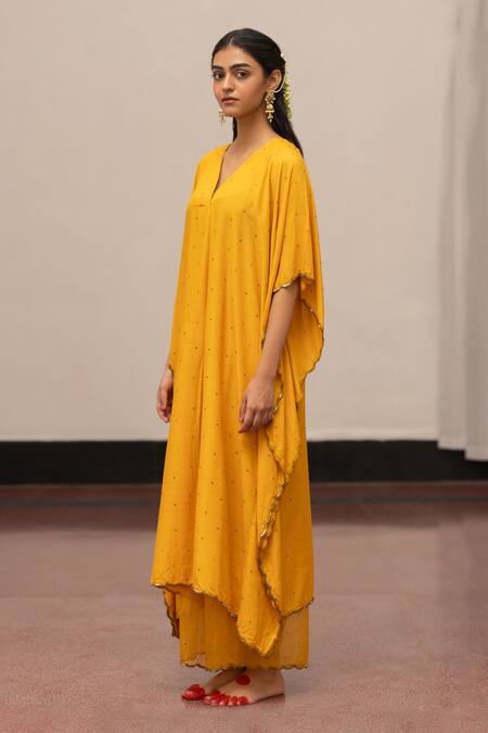 Mimamsaa_Yellow Organza Embroidery V-neck Malti Kaftan And Pant Set _Online_at_Aza_Fashions
