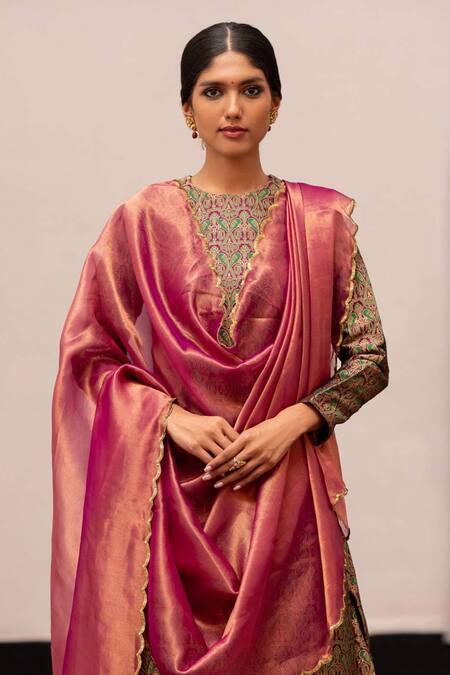 Mimamsaa_Magenta Tissue Silk Placement Embroidery Dhara Scallop Dupatta _Online_at_Aza_Fashions