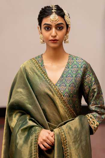 Mimamsaa_Green Brocade, Tissue Embroidery V-neck Idika Floral Pattern Kurta Gharara Set _Online_at_Aza_Fashions