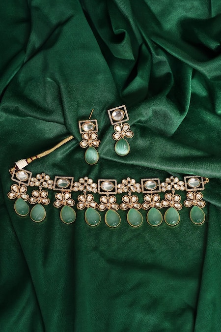 Buy_Samyukta Singhania_Green Beads, Stones And Embellished Choker Necklace Set