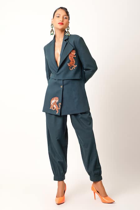 Jajaabor Blue Cotton Slub Print Tiger Lapel Collar Pattern Jacket With Jogger Pant 